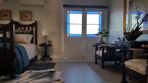 Jinji's Edge Escape - Accommodation Asia 3