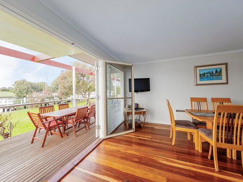 JOHANSSON'S PERCH No. 1 - Accommodation Asia 1