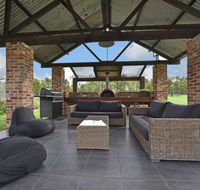 Kelman Cottage - tucked away with pool  native wildlife - Accommodation Asia