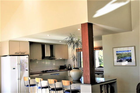 Kenwood Bank Vineyard Retreat - Accommodation Asia 2