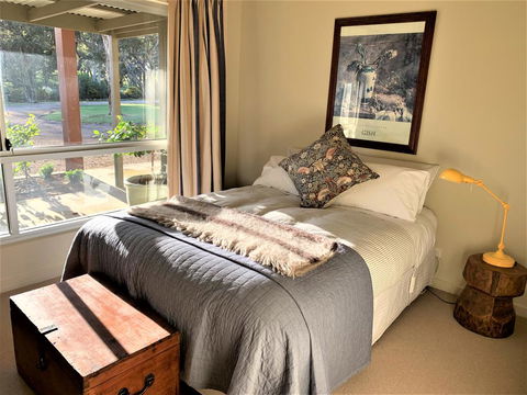 Kenwood Bank Vineyard Retreat - Accommodation Asia 3