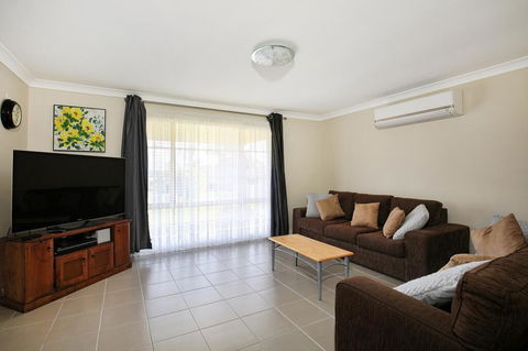 Kingfisher - Pet-Friendly - 10 Mins To Hyams Beach - Accommodation Asia 0