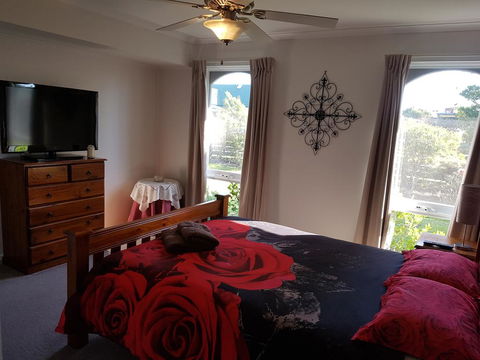 Kings Cottage - Accommodation Asia 0