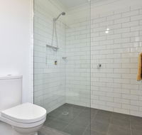 Kinloch Cottage renovated to new on Daisy Hill Vineyard - Accommodation Asia