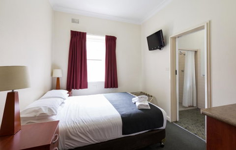 Knickerbocker Hotel - Accommodation Guide 0