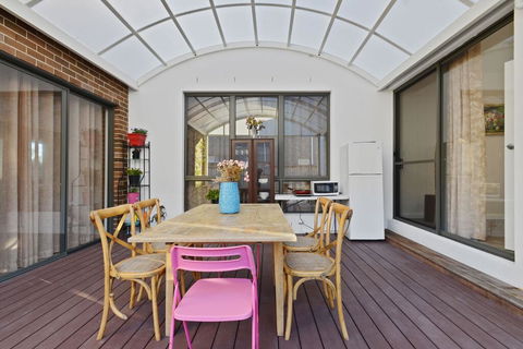 KOZYGURU Belrose Modern Designer 2 Bed + FREE Parking - Accommodation Asia 0