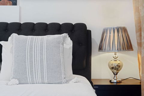 KOZYGURU Belrose Modern Designer 2 Bed + FREE Parking - Accommodation Asia 1