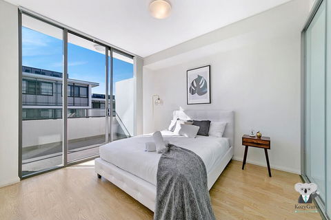 KOZYGURU NORTH RYDE MACQUARIE PARK 2 BEDROOM APT + FREE PARKING NNR009 - Accommodation Asia 2