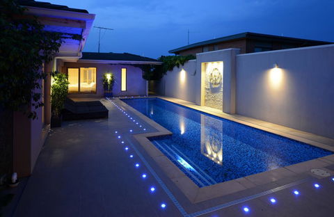 Kraimorie Large Family Beach House With Pool, Superb Water Views, Pool, And Games Room - Accommodation Asia 0