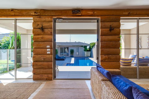 Kraimorie Large Family Beach House With Pool, Superb Water Views, Pool, And Games Room - Accommodation Asia 3