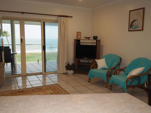 La Riviera - Accommodation Asia 2