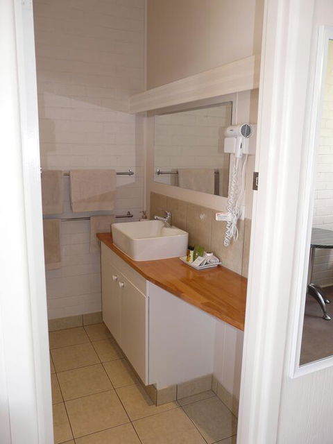 Lake Bolac Motel - Accommodation Asia 2