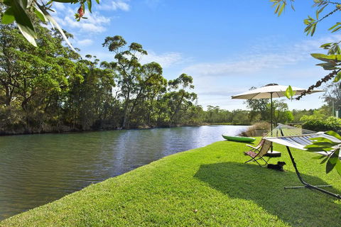 Lake Frontage Family Fun Home - Accommodation Asia 0