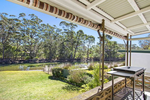 Lake Frontage Family Fun Home - Accommodation Asia 3