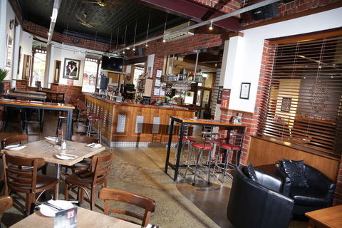 Lake Inn - Ballarat - Accommodation Asia 1