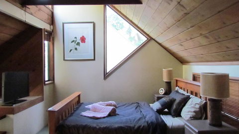 Lake Russell Luxury Retreat - Accommodation Asia 3