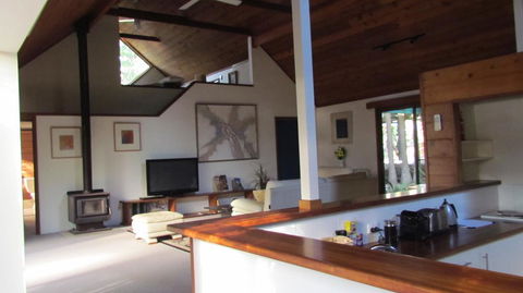 Lake Russell Luxury Retreat - Accommodation Asia 2