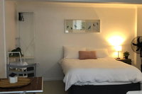 Lakefront Peace Apartments Studio 4