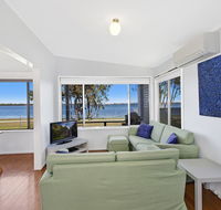 Lakes Edge Cottage - Accommodation Asia