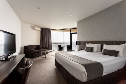 Lakes Hotel - Accommodation Asia 1