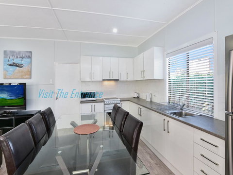 Lakeside Cabin - Accommodation Asia 0