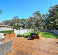 Lakeside Luxury - 13 Lake Street - Accommodation Asia