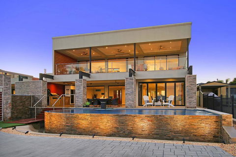 Lang Street Luxury Retreat - Mulwala - Accommodation Asia 1