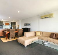 Large 3 Bedroom Apartment with River Views near the Stadium - Accommodation Asia