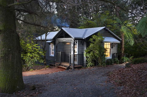 Leddicott Cottage - Accommodation Asia 0