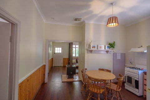 Lewana Cottages - Accommodation Guide 3