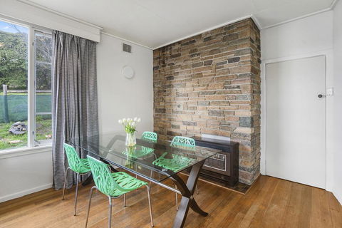 Lilydale 3 Bedroom House Pet Friendly - Accommodation Asia 2