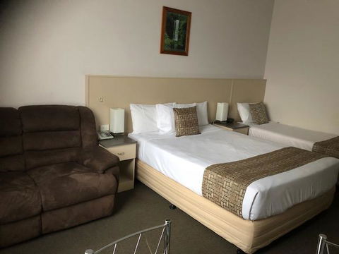 Lindy Lodge Motel - Accommodation Asia 1