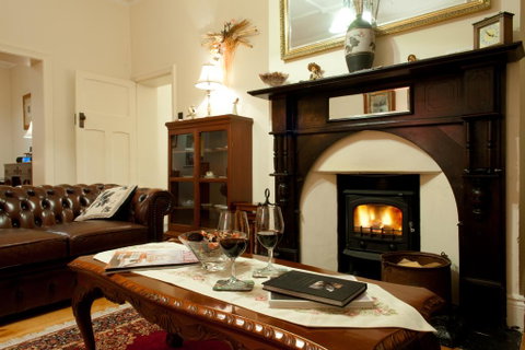 Linfield Cottage - Accommodation Guide 2