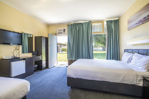 Links Hotel - Accommodation Guide 3