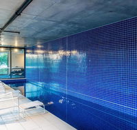 Luxury 2BR Yarra River Views WIFI-Netflix-Pool-Gym - Accommodation Asia