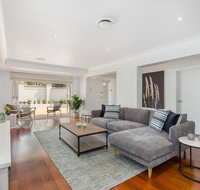 Luxury Family-size Home in Smart Beachside Suburb - Accommodation Asia