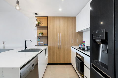 Luxury Living With Panoramic Views - Accommodation Asia 1