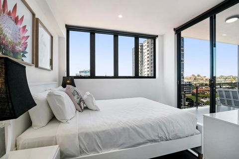 Luxury Living With Panoramic Views - Accommodation Asia 3