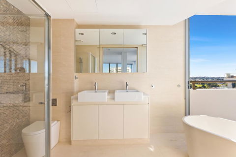 Luxury Ocean Penthouse - Accommodation Asia 1