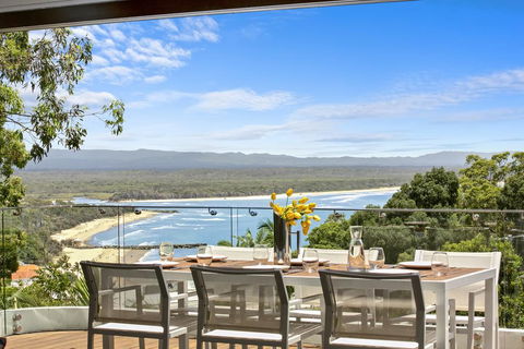 Luxury On The Hill, Noosa Heads - Accommodation Asia 0
