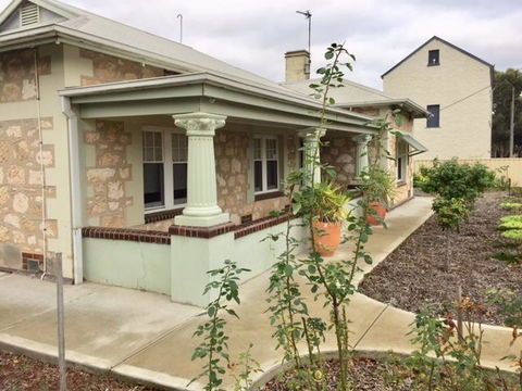MacDonnell House Naracoorte - Accommodation Asia 1