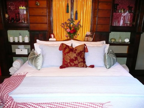 Madam Saddler - On Fraser Clunes - Accommodation Asia 2