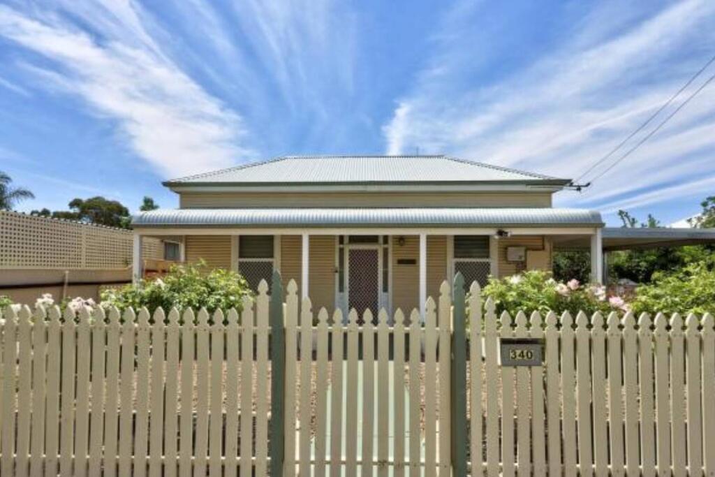 Coolabah NSW Accommodation Asia