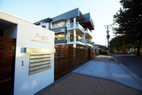 Maggies Beachfront Apt. 11 - Accommodation China 2