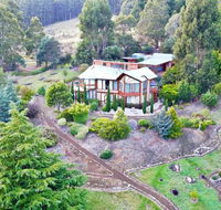 MAGICAL MOUNTAIN RETREAT - 20 mins to CBD and only 10 to MONA - Accommodation Asia