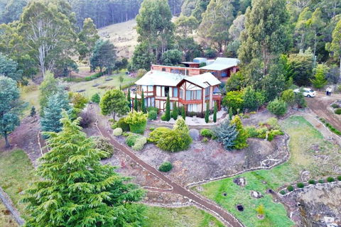 MAGICAL MOUNTAIN RETREAT - 20 Mins To CBD And Only 10 To MONA! - Accommodation Asia 0