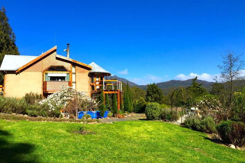 MAGICAL MOUNTAIN RETREAT - 20 Mins To CBD And Only 10 To MONA! - Accommodation Asia 2