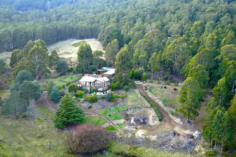 MAGICAL MOUNTAIN RETREAT - 20 Mins To CBD And Only 10 To MONA! - Accommodation Asia 1
