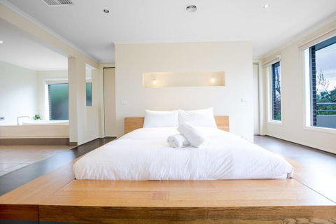 Magnificent Lux Stay@Mont Albert 4BR/WIFI/Garage - Accommodation Asia 0