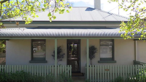 Magnolia Cottage - Accommodation Asia 0